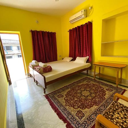 Rahul Guest House Bodhgaya Bagian luar foto