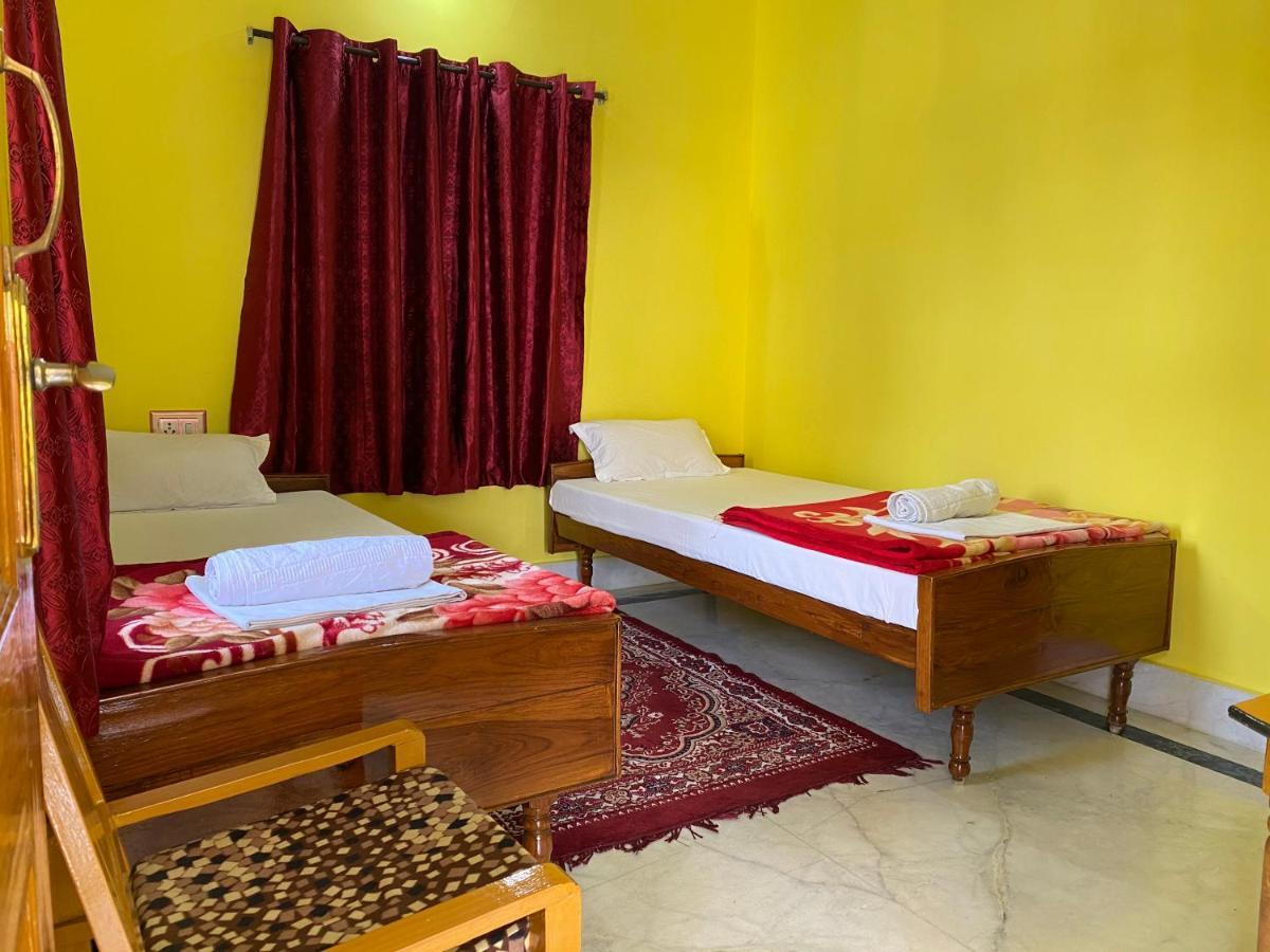 Rahul Guest House Bodhgaya Bagian luar foto